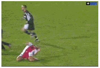 足球场上的搞笑进球视频,足球场上的搞笑瞬间视频