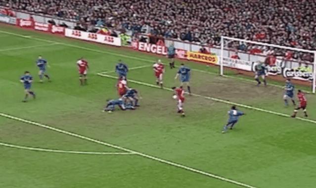 盘点曼联传奇门神的那些神级扑救,曼联历任门将排行榜谁是最强门神