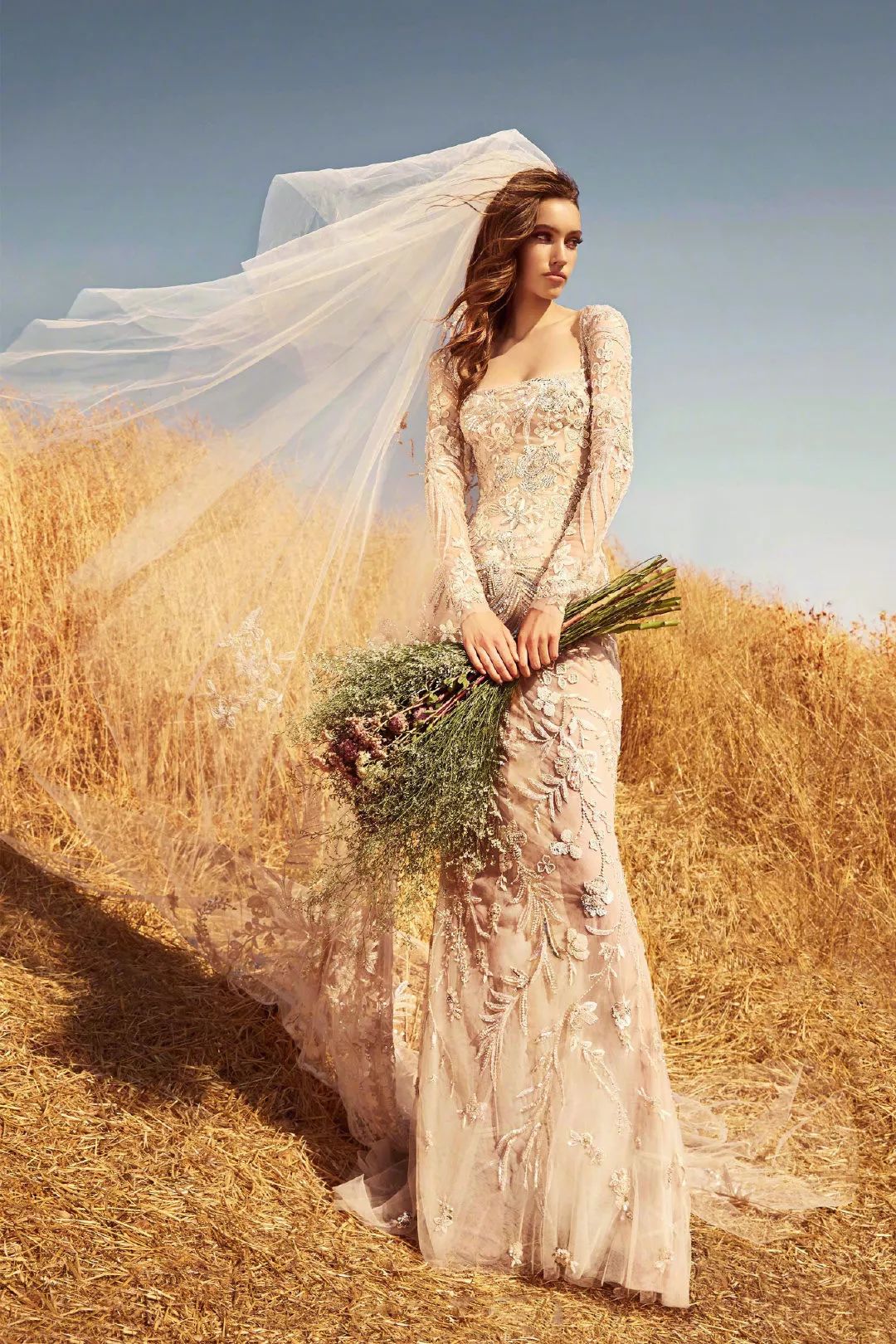 周冬雨王珞丹街拍,王珞丹秋冬穿搭