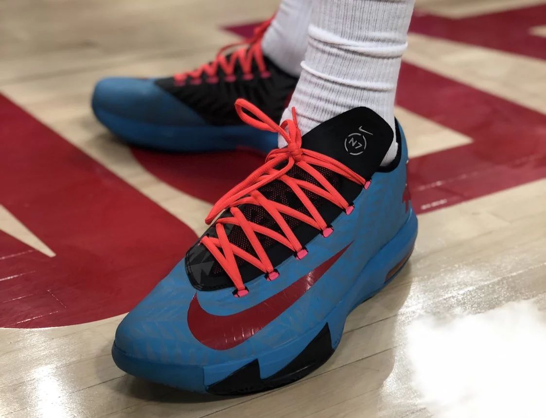 WEN赛场|鞋王上脚两大经典AJ,“Gators”和兔八哥你更爱哪个?