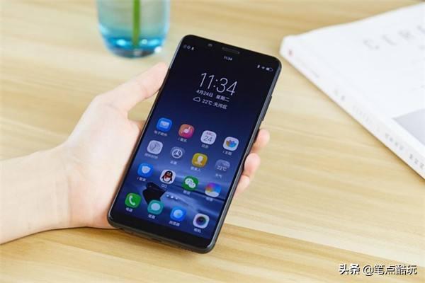 触控屏能触控的原理,手机触摸屏用手指触摸原理