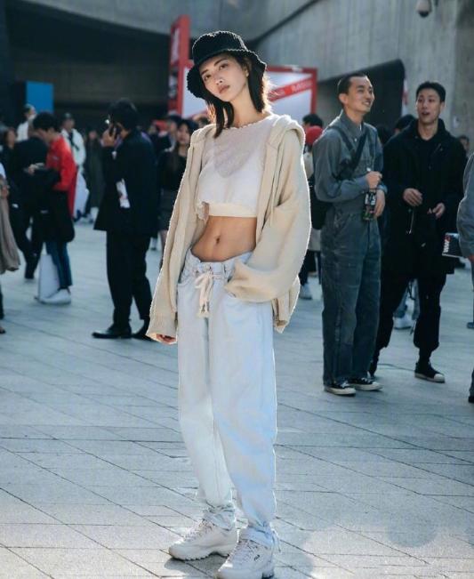 韩系时尚街拍简约优雅高级,韩国西装短裙穿搭