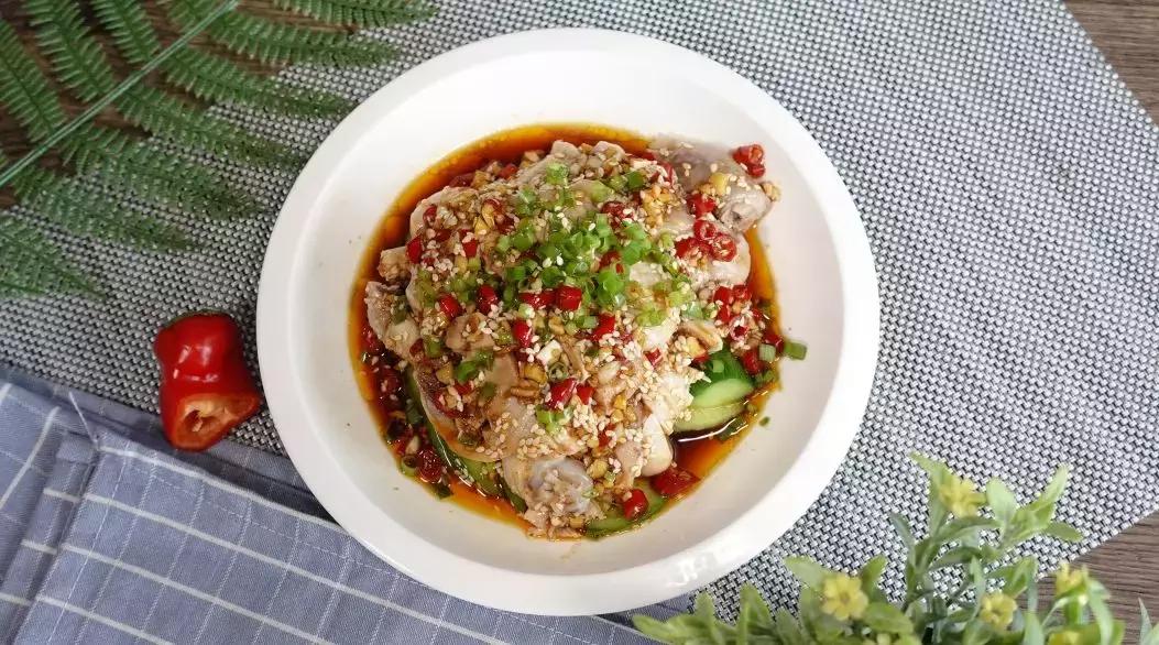 手把手教你做川味口水鸡麻辣鲜香,正宗口水鸡的做法大全集