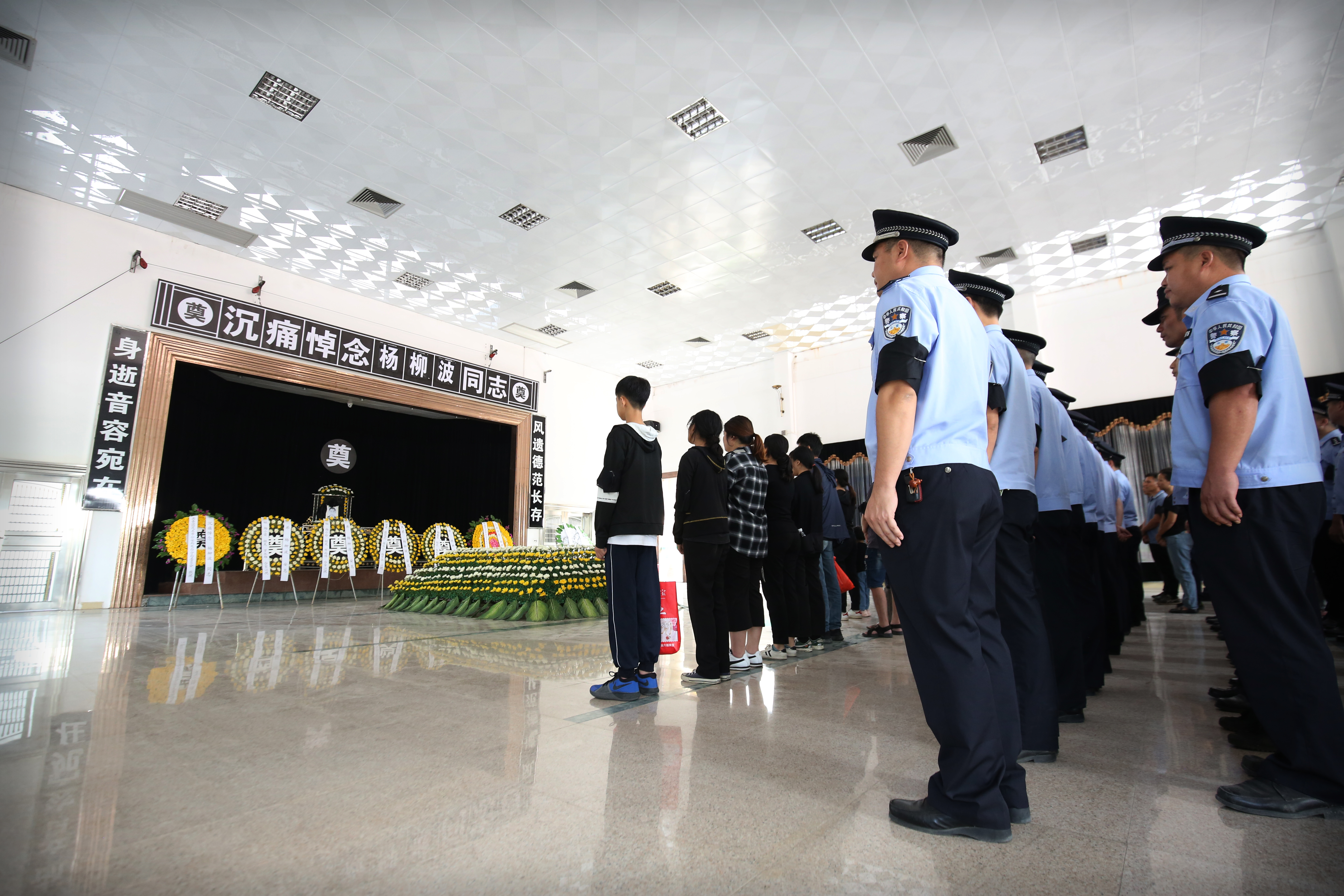 80后民警牺牲,因公牺牲的80后警察