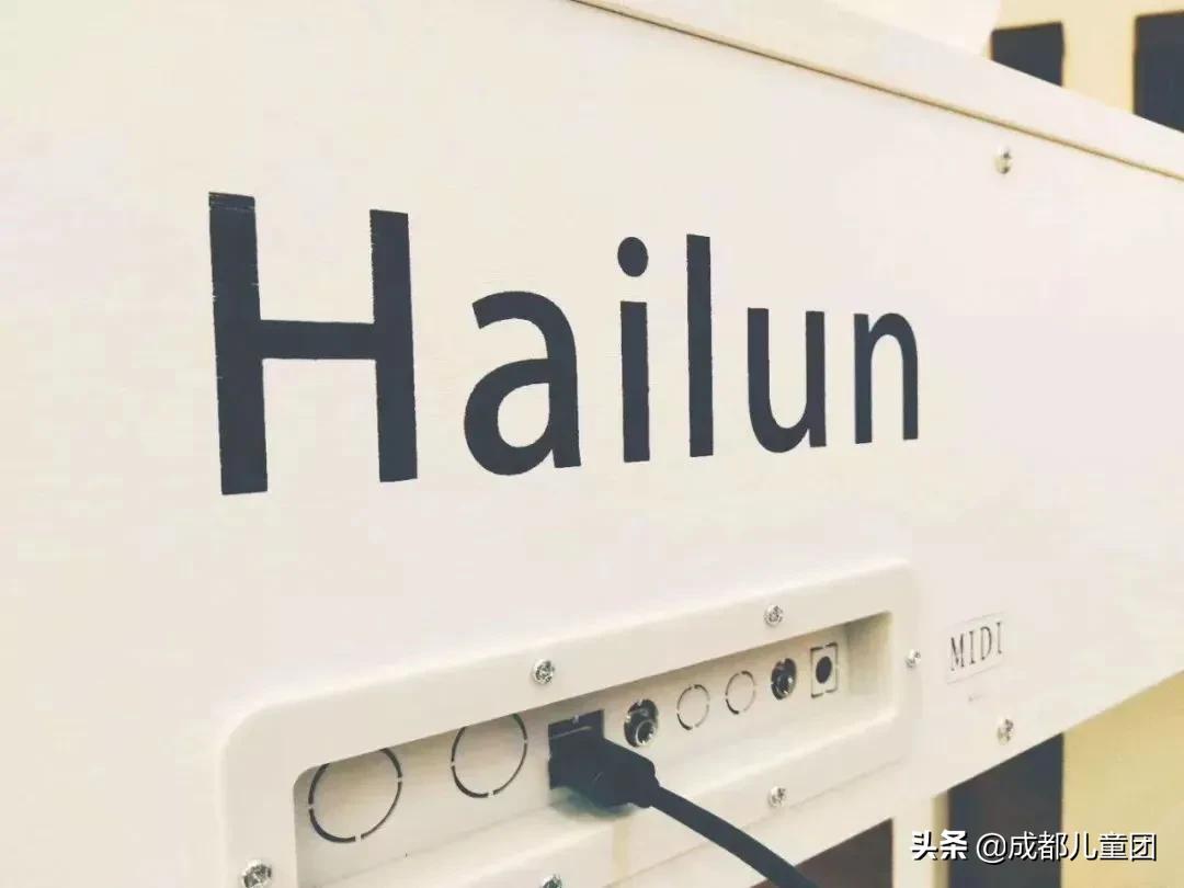 郎朗代言的钢琴教学系统,朗朗智能设备