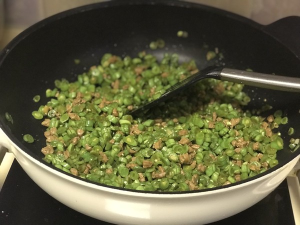 酵母发面太慢？别急，面点师教您“2招”，不到半小时发满盆！