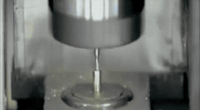 圆珠笔按下去弹不回来怎么办,圆珠笔一按就出水什么意思