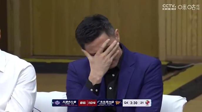 易建联生涯最高分19板6盖帽,易建联生涯最不可思议一球