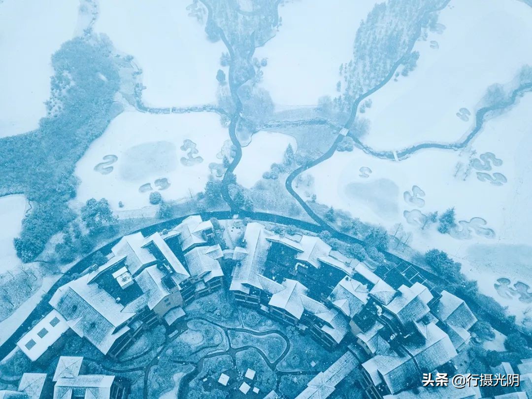 安吉民宿下雪的视频,安吉城堡酒店