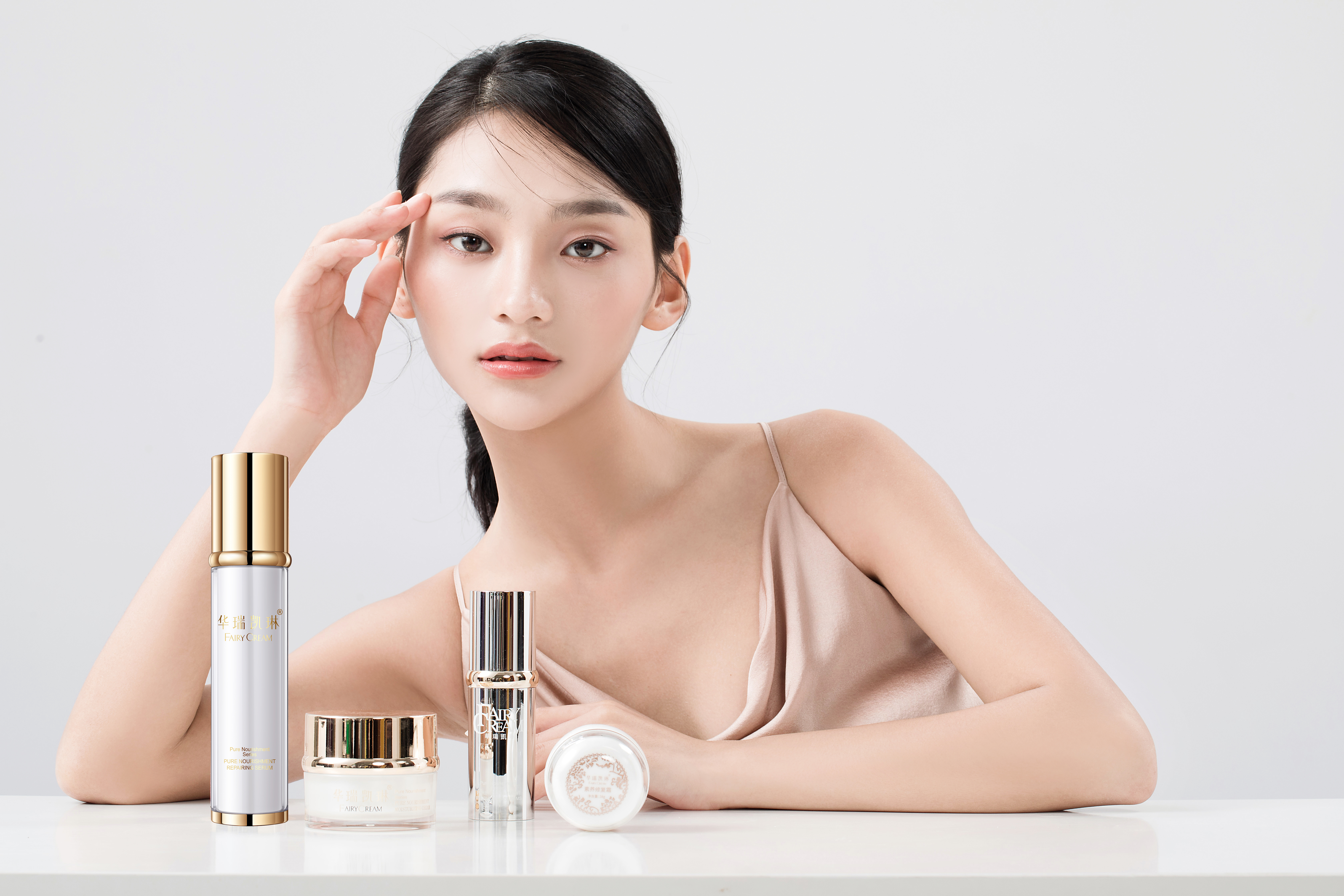 鍗庣憺鍑惓鍏ㄧ郴鍒楅珮绔姢鑲ゅ搧,鍗庣憺鍑惓鍥借揣