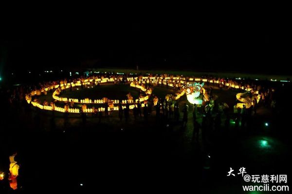 慈利龙潭河龙灯,慈利400米板板龙灯有多震撼