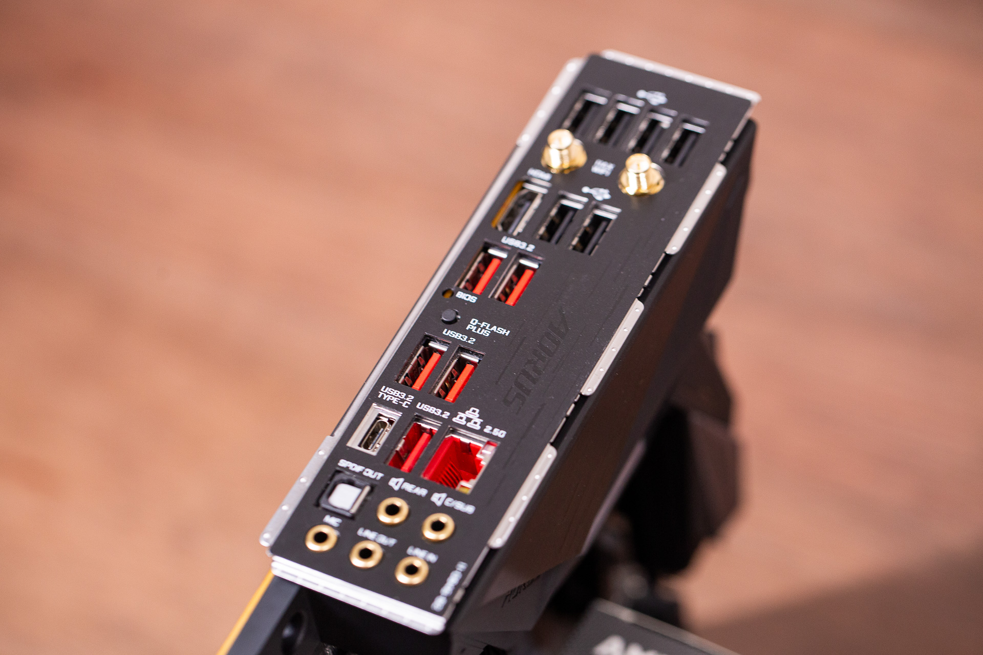 b550主板能发挥5900x性能吗,b550主板支持5800x3d吗