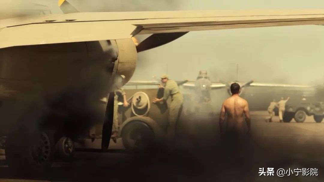 美好的肉体加上荒诞的故事，这剧简直太讽刺了