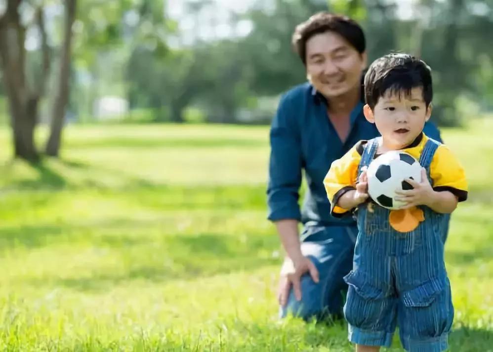 十八岁少女跟男网友私奔,十八岁女孩跟男网友私奔