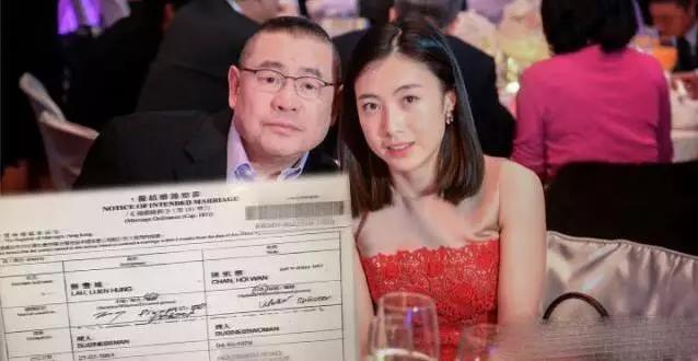 香江传奇：黑皮凸嘴小娱记如何逆袭仪态端庄女首富？