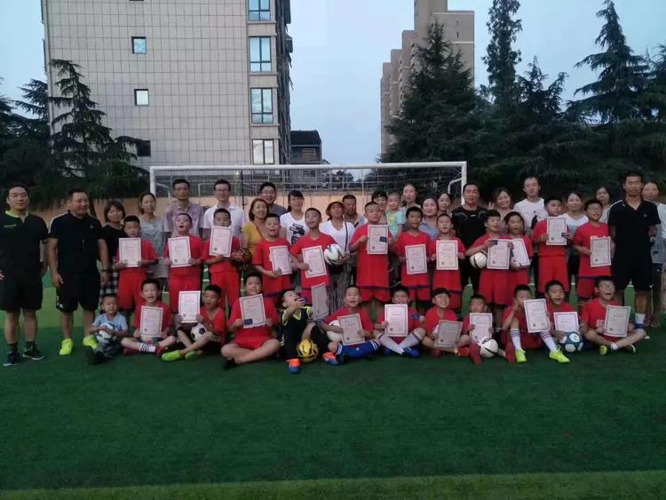 深圳公益足球培训,成都公益足球培训