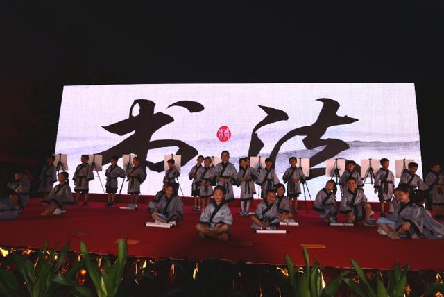 鐑椆搴嗙鏉庢皬瀹楃濂犲熀浠紡,鐣閽熸潙瀛斿瓙璇炶景