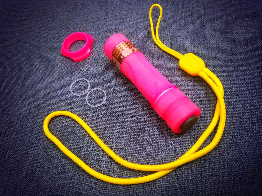 夜光电筒超亮,夜光电筒蓝光