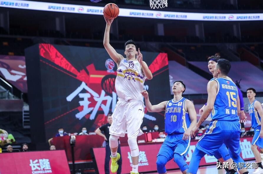 北控5分钟逆转马布里,马布里被驱逐出场