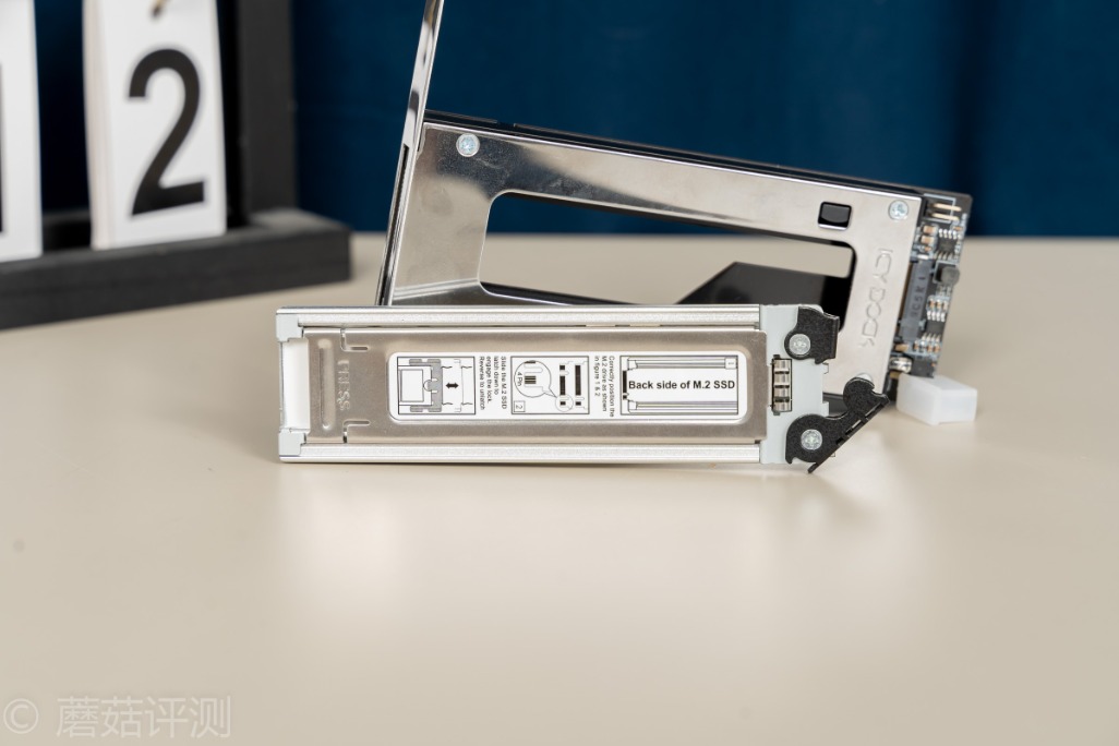 极速插拔，解锁更多使用姿势、ICYDock硬盘抽取盒PCI转M2评测