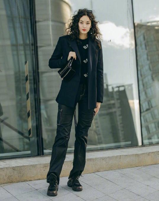 韩系时尚街拍简约优雅高级,韩国西装短裙穿搭