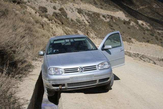 换轮胎后方向跑偏该怎么办,车辆换了轮胎后感觉比之前颠