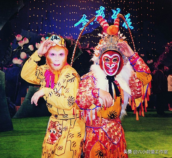 六小龄童纪念日,六小龄童和父亲合影