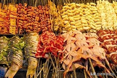 小伙卖串串,郑州街头06年小伙卖串串香