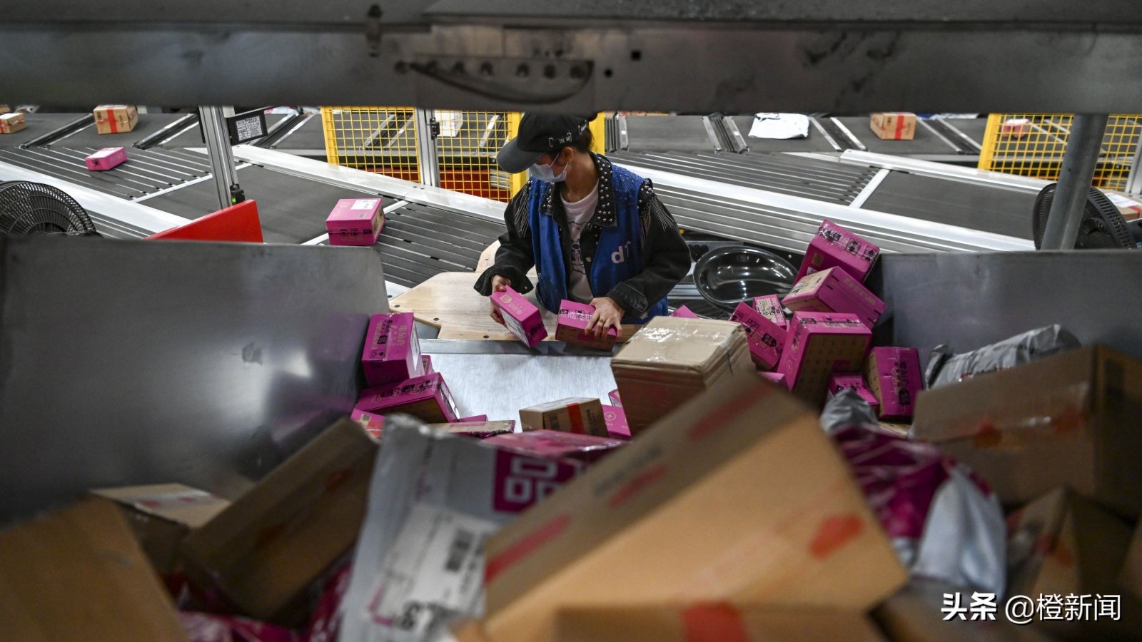 内地寄港包裹验出新冠病毒，专家指接触感染风险小