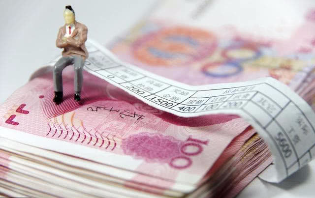 小城市月薪过万适合买多少钱的车,月薪多少可以买10万的车