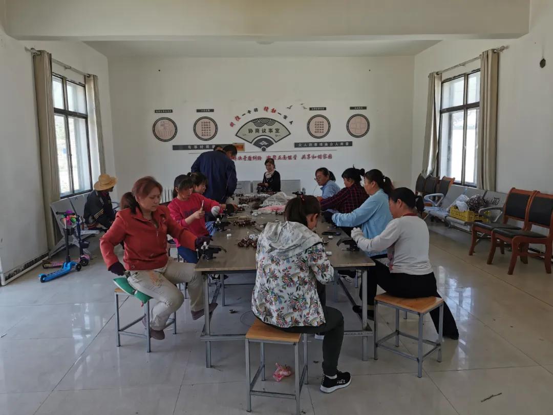 办实事致富,搭建农村富余劳动力转移就业平台