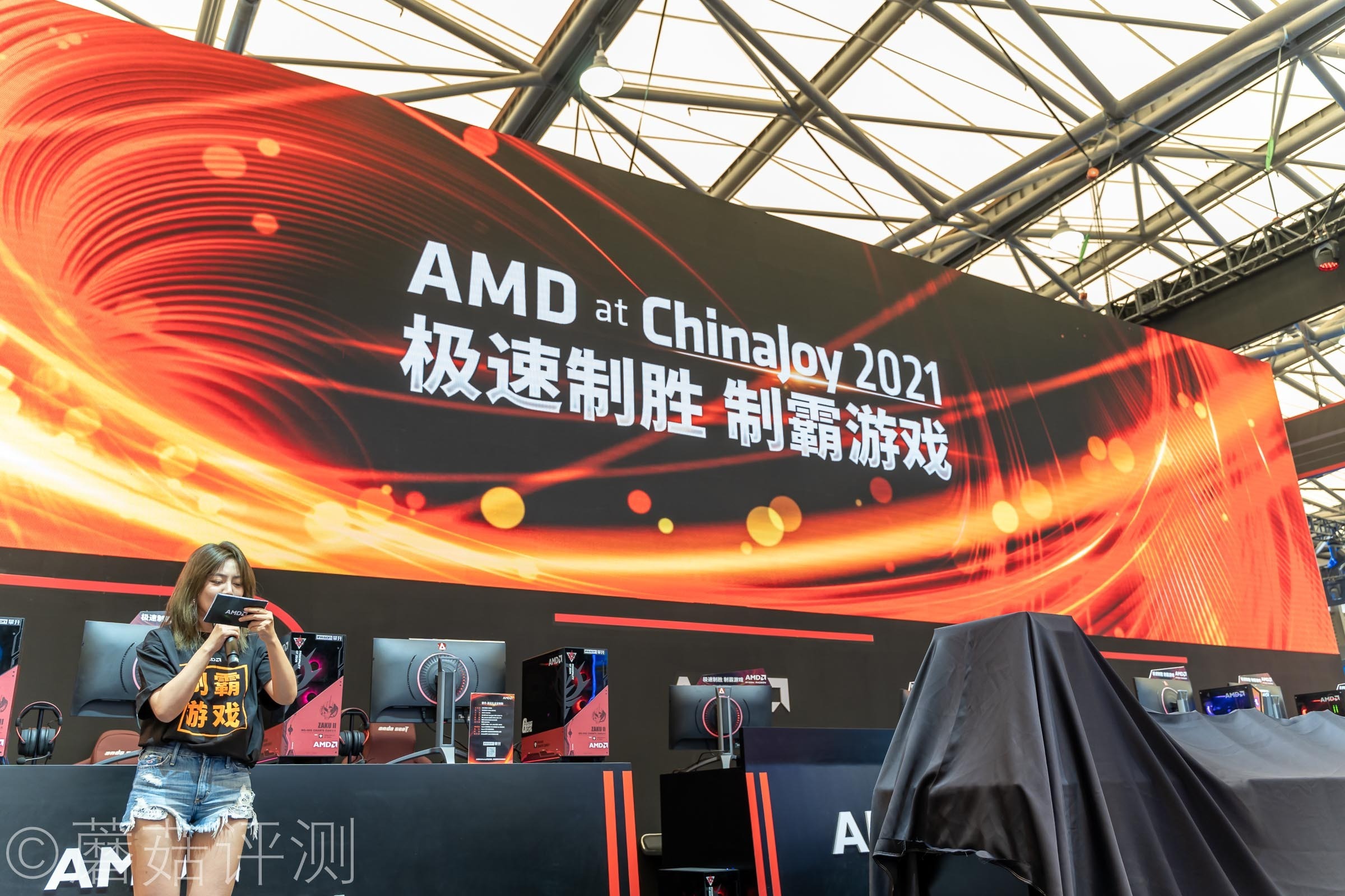 又有啥好玩的？蘑菇带你逛ChinaJoy2021，硬件、车和漂亮的小姐姐