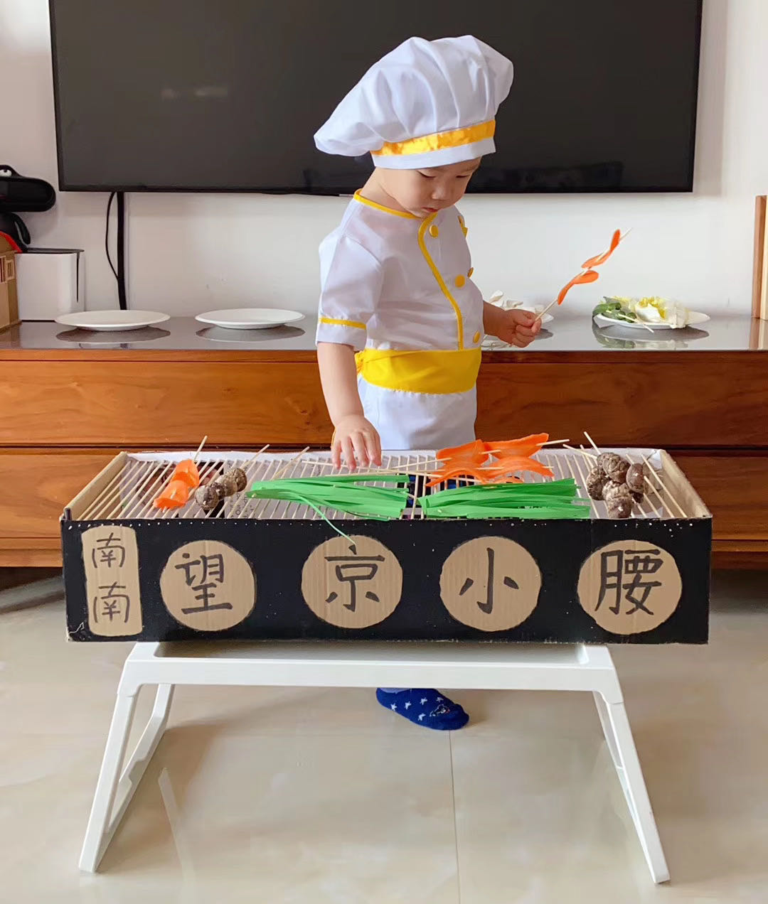 废纸箱可以做什么玩具,不用的废纸箱如何给孩子做玩具