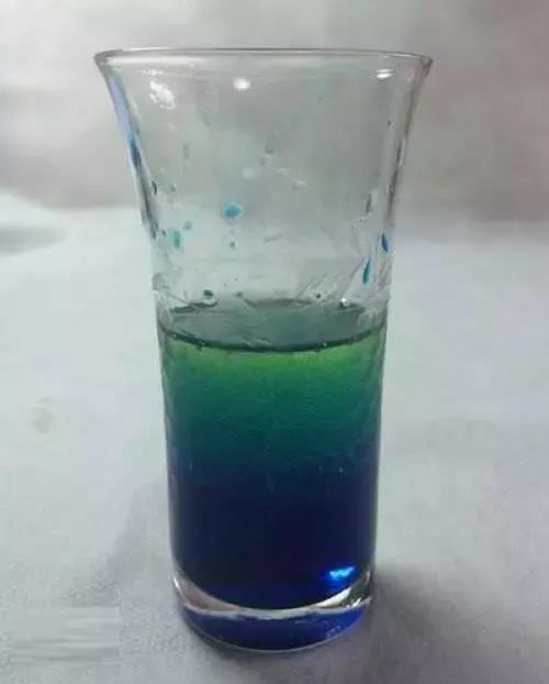 用了一个月面霜越来越黑为什么,开瓶了半年的面霜还可以用吗