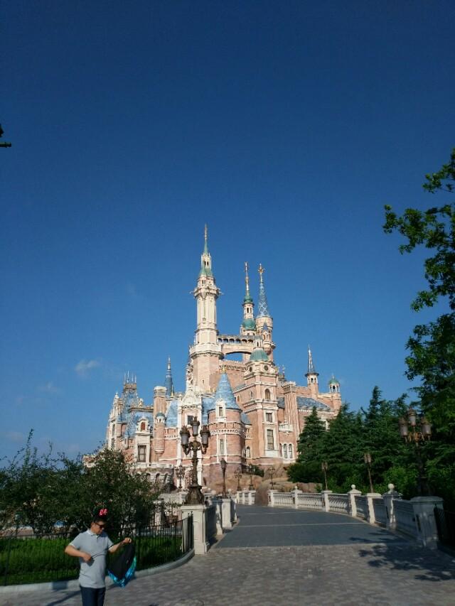 童话终究敌不过商业资本,童话美好与现实残酷的落差