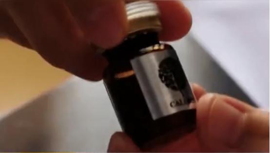 女子面部整形后差点丧命,女子做了一个可怕的整形手术