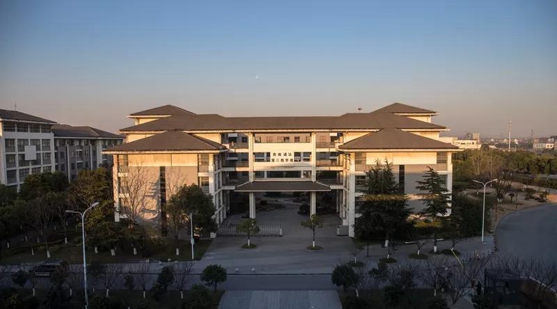 南京邮电大学通达学院18届,江苏扬州南京邮电大学通达学院