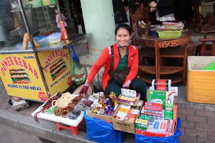 海滩怪石古渔村，名气不及三亚，但现在却越来越多东北人在此定居