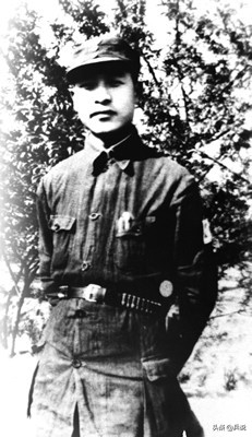 传奇！2名新四军推着棺材，满载*器武**和文件，成功穿行700里敌占区