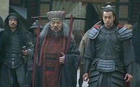 曹操到底是英雄还是奸雄,曹操到底是忠臣还是汉贼