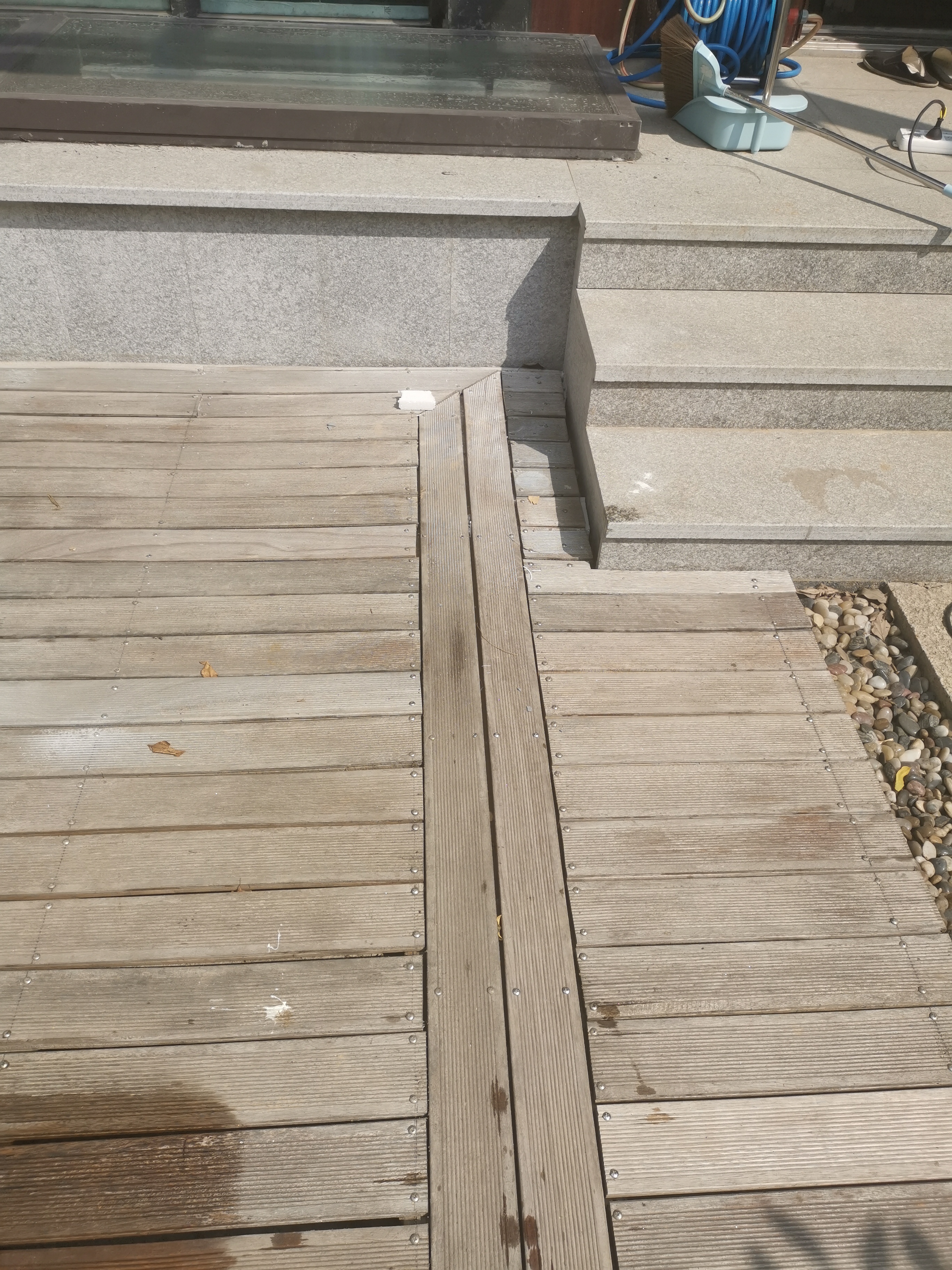 户外地板清理卫生,户外地板清洁技巧