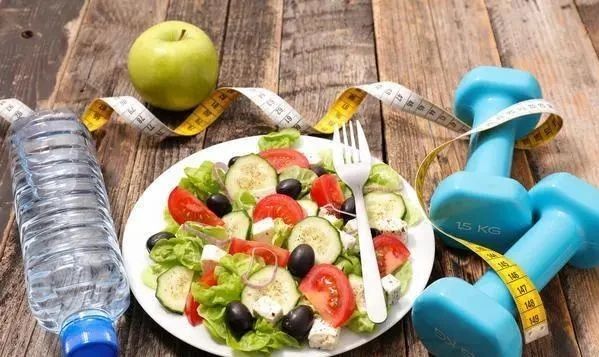 32岁女白领确诊宫颈癌晚期，医生说出真相，丈夫直接拒绝治疗