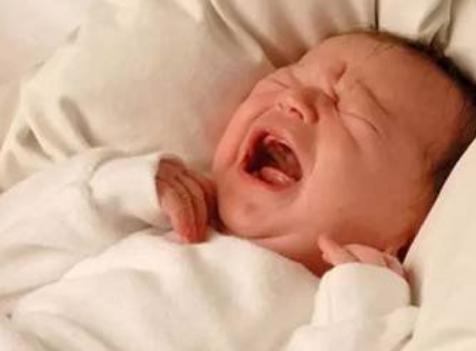 女婴刚出生5天来了例假,生完宝宝第一次来大姨妈症状