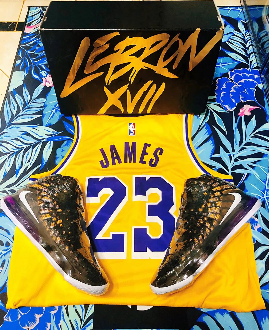 社区精选|他的签名鞋我代代收藏