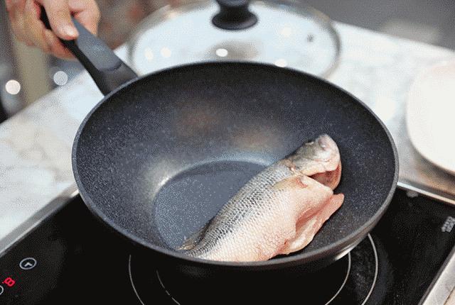 这几口网红锅千万别碰,网红锅最近火爆的