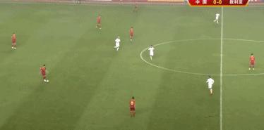 14亿人暴怒的比赛！国足绝望19秒：散步、看戏、中场任人*躏蹂**