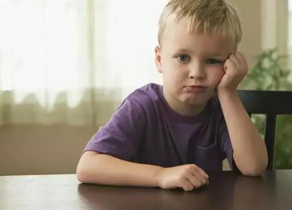 儿童压力大导致抽动症,孩子压力大引起的抽动症