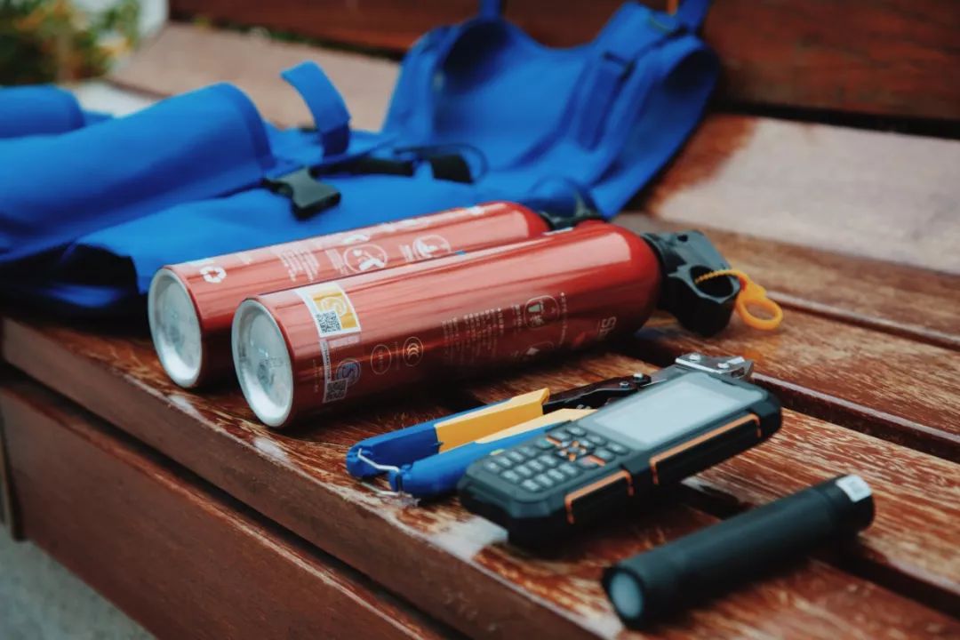 走，带你去看黄家湖畔的“蓝马甲”