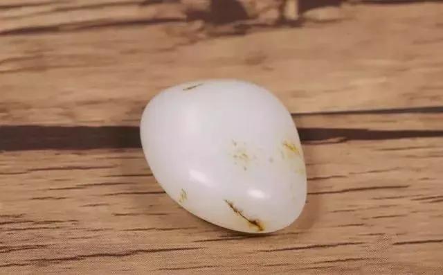 和田玉籽料中的八座金山