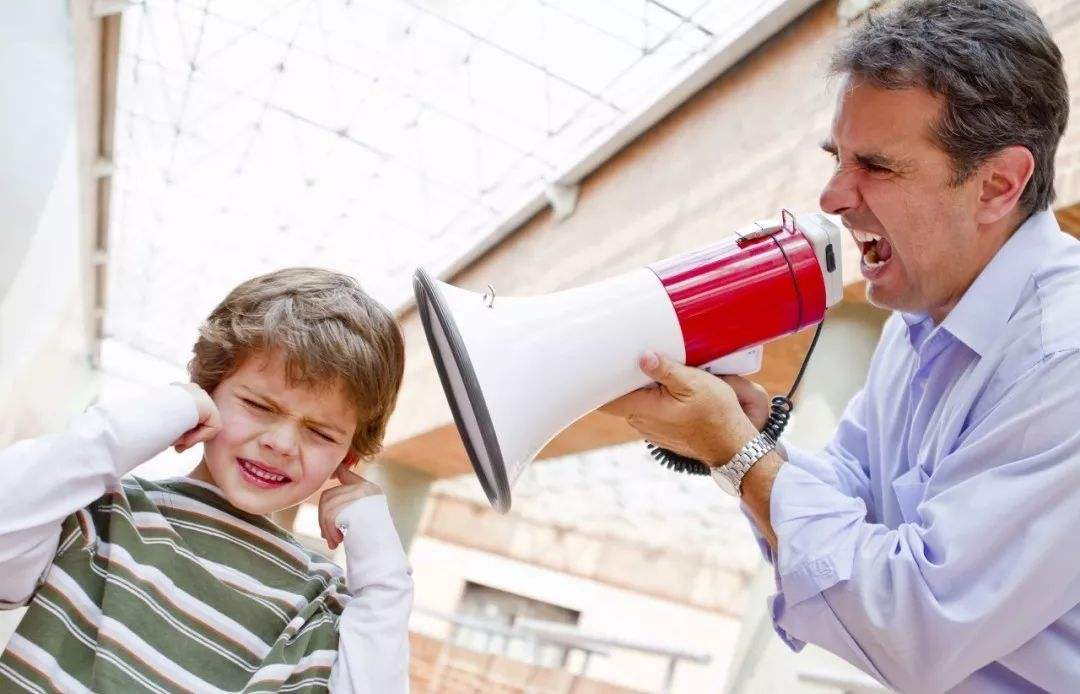 孩子调皮怎么办打了一顿就好,孩子调皮捣蛋不听话怎么教育